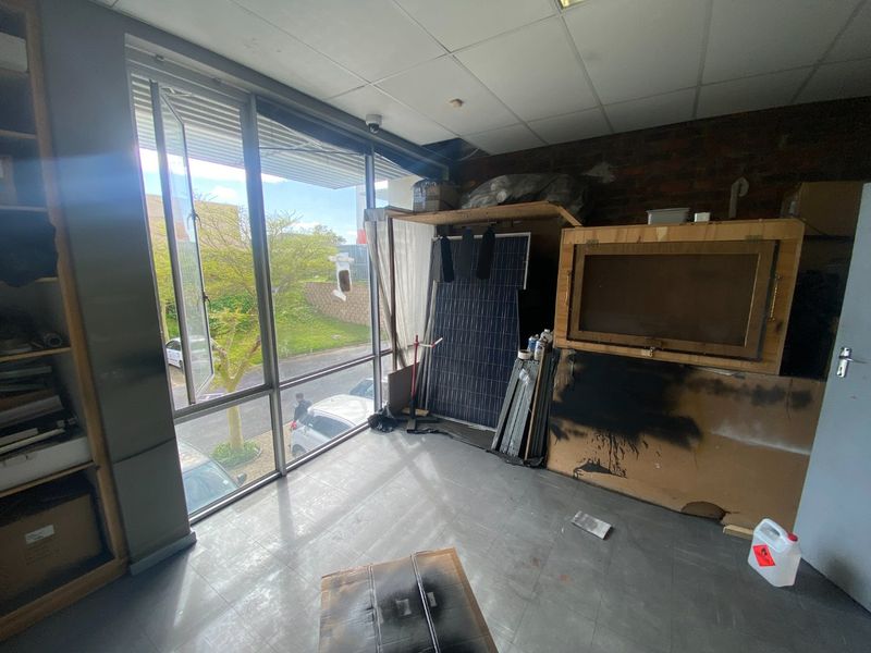194m2 Industrial Space to Let  - Photo 7