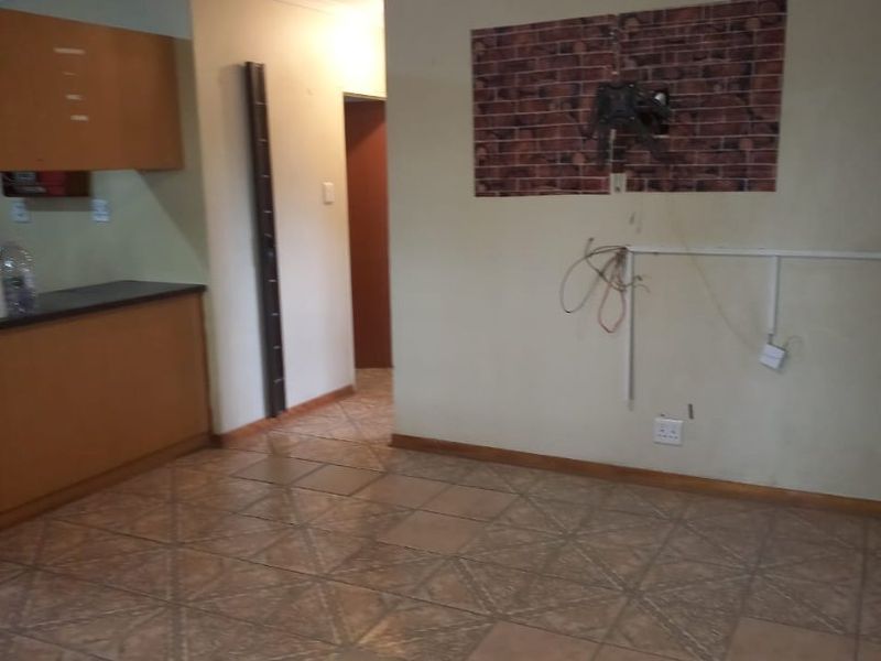 Neat, 3 bedroom house to Rent in Grassland , Bloemfontein  - Photo 7