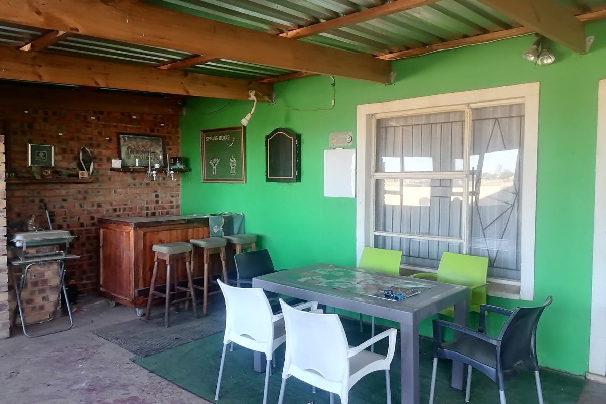 Neat, 3 bedroom house to Rent in Grassland , Bloemfontein  - Photo 4