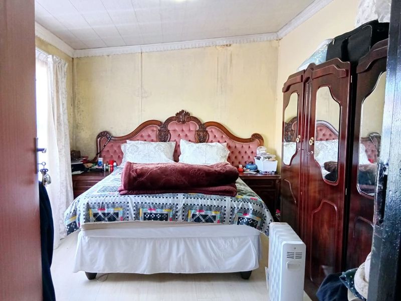 Spacious 5-Bedroom Home with Income-Generating Flatlet – NU 15 - Photo 8