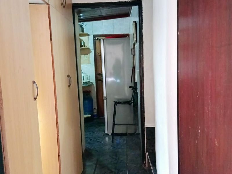 Spacious 5-Bedroom Home with Income-Generating Flatlet – NU 15 - Photo 6