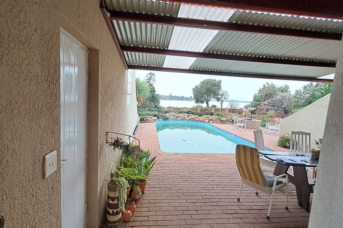 Ready-to-Move-In Home with Flatlet & Pool – Deneysville  - Photo 2