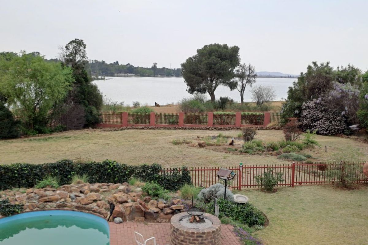 Ready-to-Move-In Home with Flatlet & Pool – Deneysville  - Photo 3