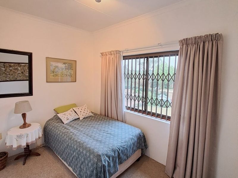 Ready-to-Move-In Home with Flatlet & Pool – Deneysville  - Photo 10