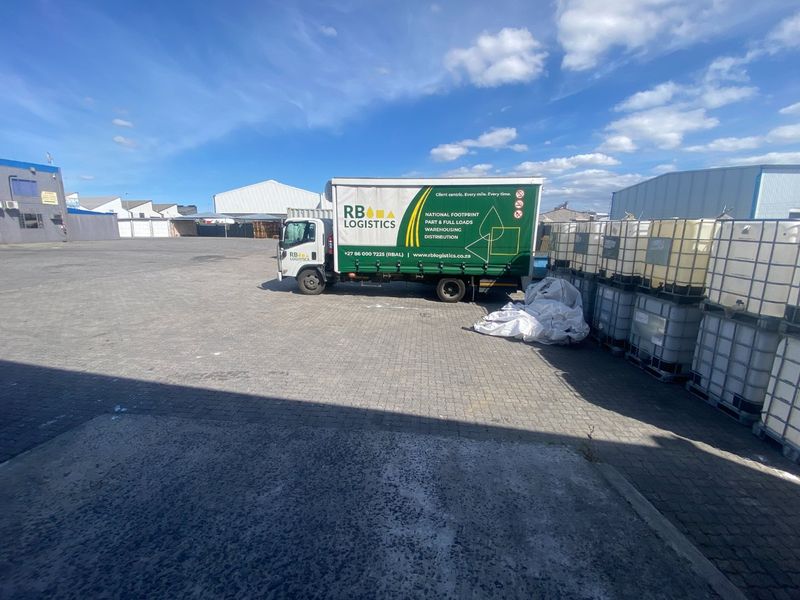 2369m2 Industrial For Sale  - Photo 5