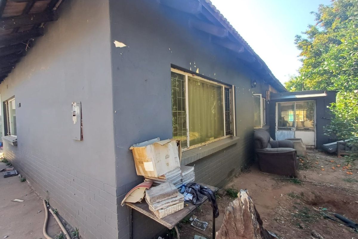 Charming Family Home for Sale in Stilfontein Ext 2 - Photo 4