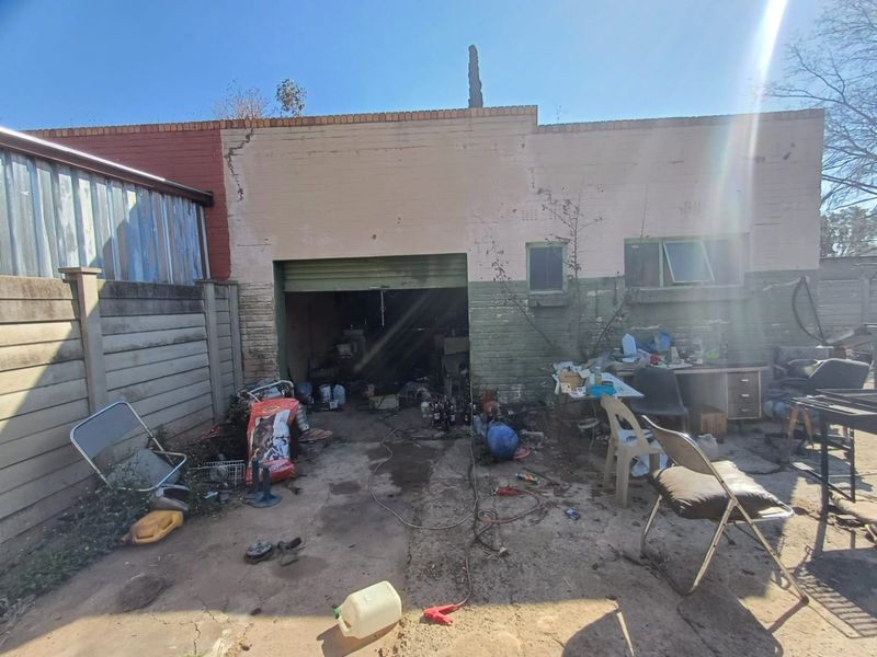 Charming Family Home for Sale in Stilfontein Ext 2 - Photo 5