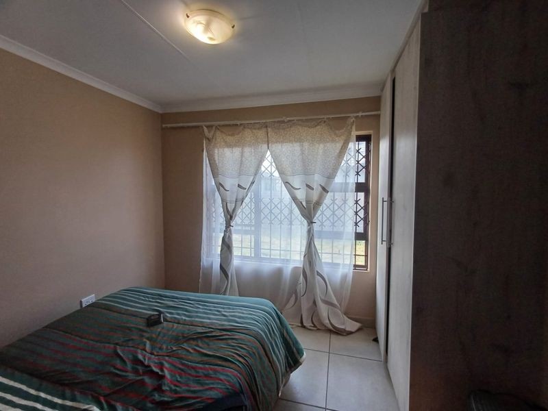 Modern 3-Bedroom Home in Ellaton, Klerksdorp – Cozy, Contemporary, and Move-In Ready - Photo 8