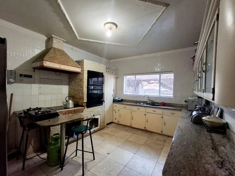 5-Bedroom Home You Don’t Want to Miss in Summepride For sale - Photo 7