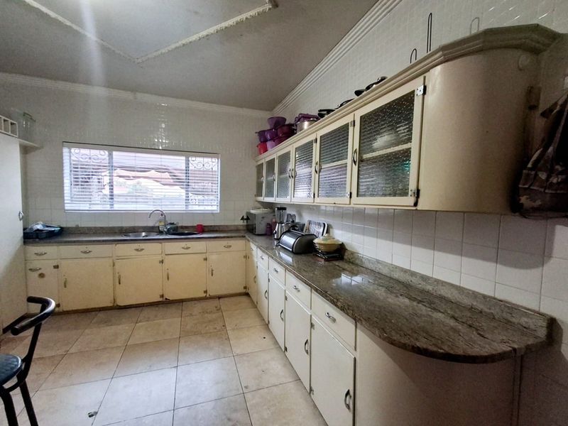 5-Bedroom Home You Don’t Want to Miss in Summepride For sale - Photo 5