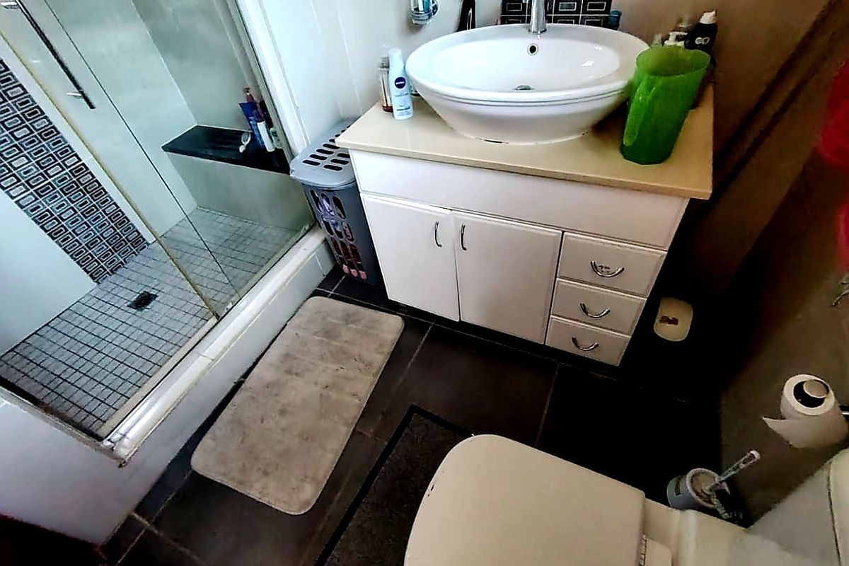 6 BEDROOM HOUSE IN BAYSVILLE  - Photo 5