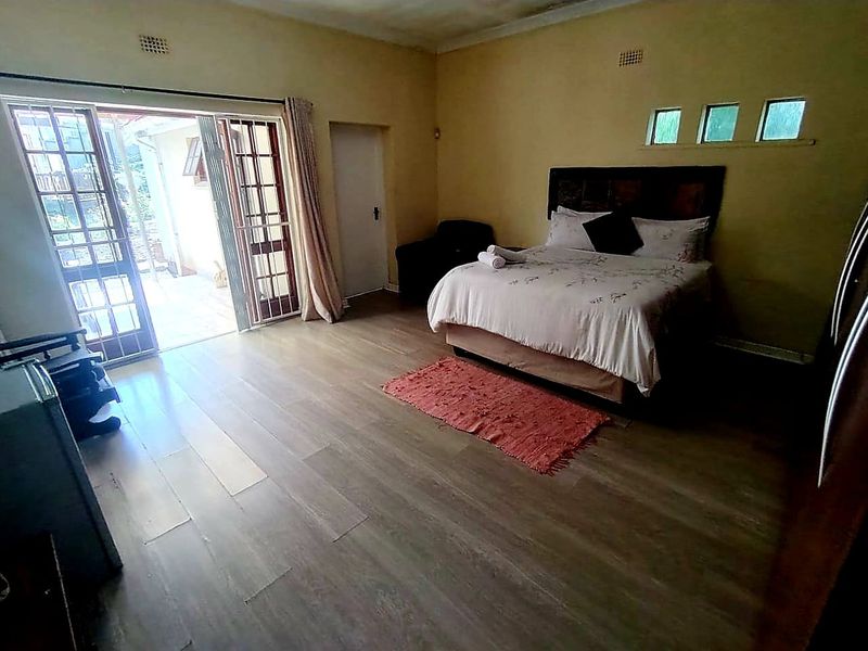 7 Bedroom House in Selborne - Photo 8