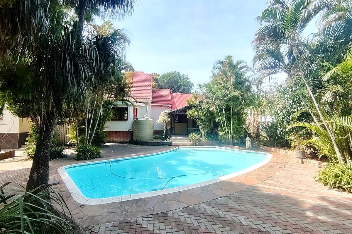 7 Bedroom House in Selborne - Photo 2