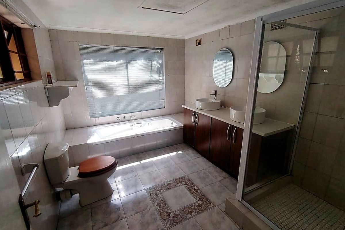 7 Bedroom House in Selborne - Photo 4