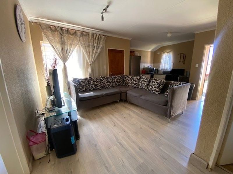3-Bedroom Home in Salfin - Photo 5