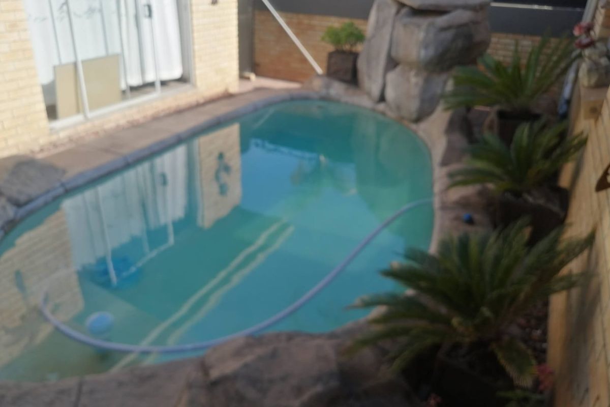 Welcome Home to Comfort, Style & Relaxed Living! - Photo 3