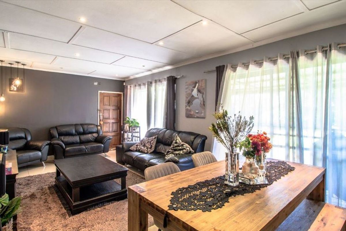 Spacious Family Home with Granny Flat and Pool - Photo 2