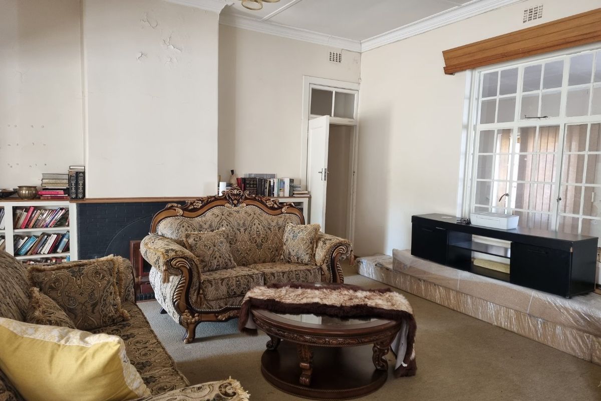 Spacious house on a large stand. - Photo 3