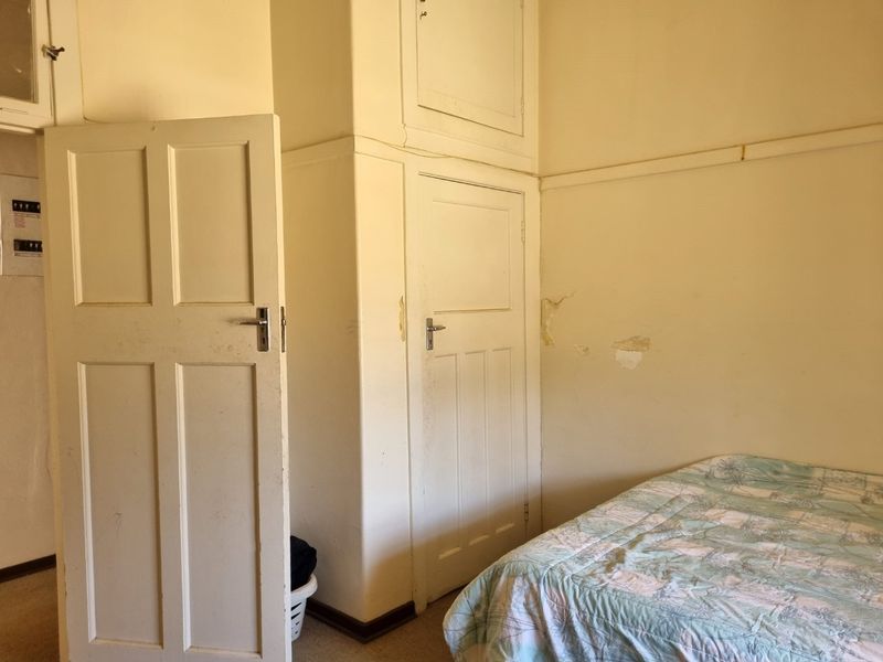 Spacious house on a large stand. - Photo 9