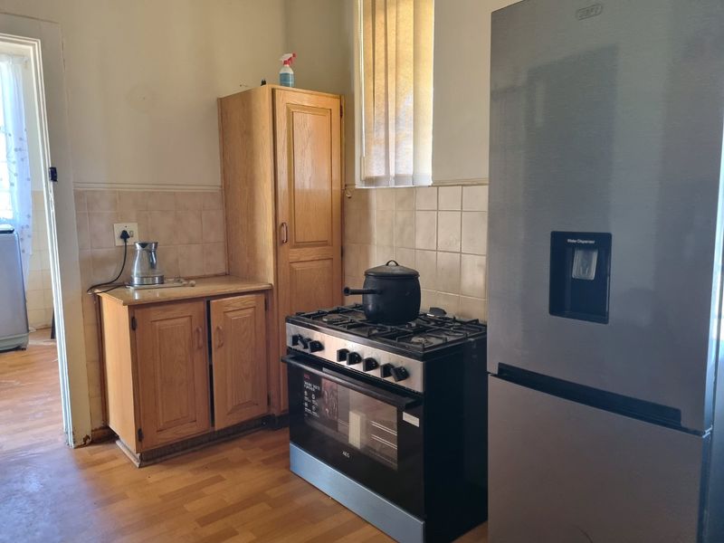 Spacious house on a large stand. - Photo 7