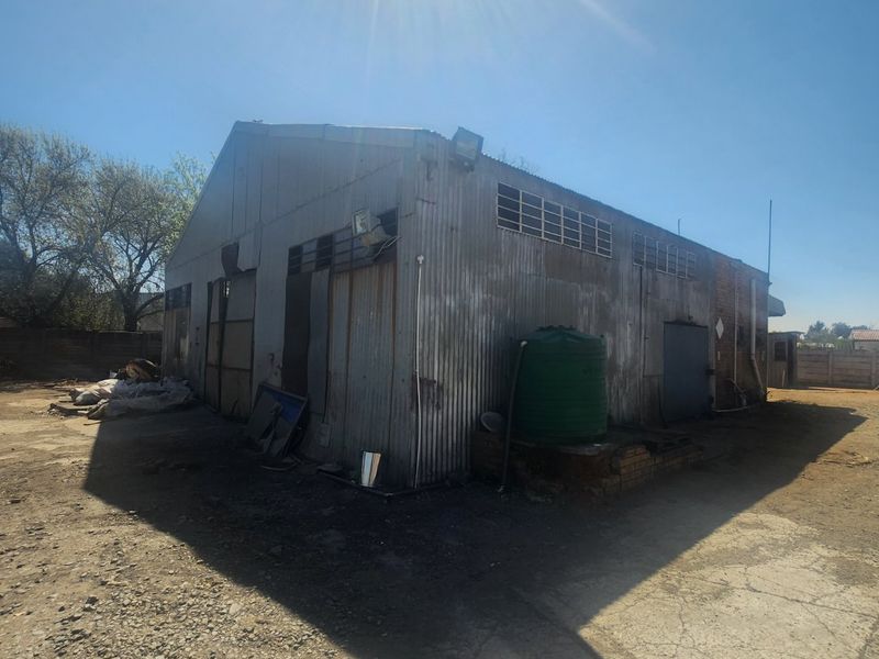 Prime Industrial Property with Offices, Warehouse, and Boardroom! - Photo 2