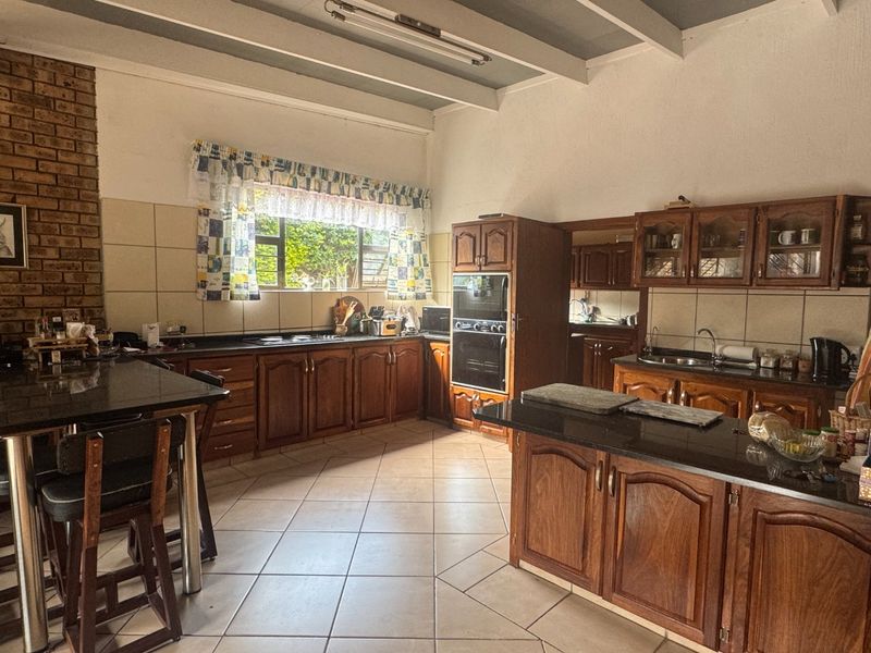 Sought after area - Photo 4