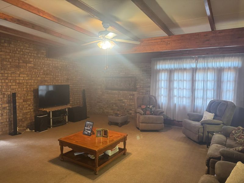 Sought after area - Photo 9