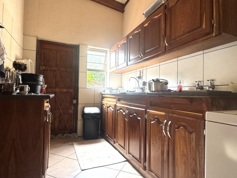 Sought after area - Photo 3