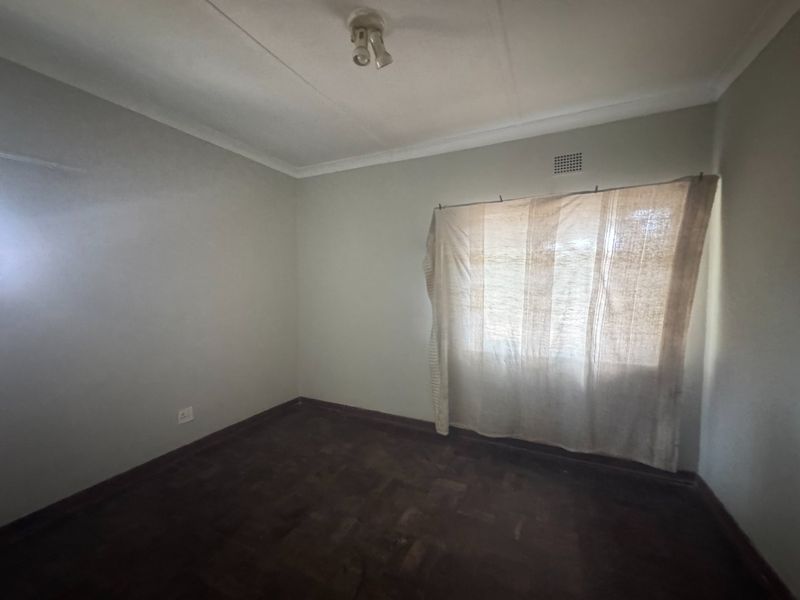 Three bedroom home with flatlet - Photo 8