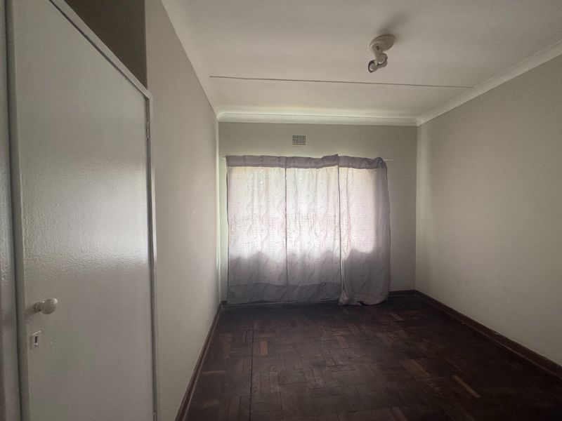 Three bedroom home with flatlet - Photo 6