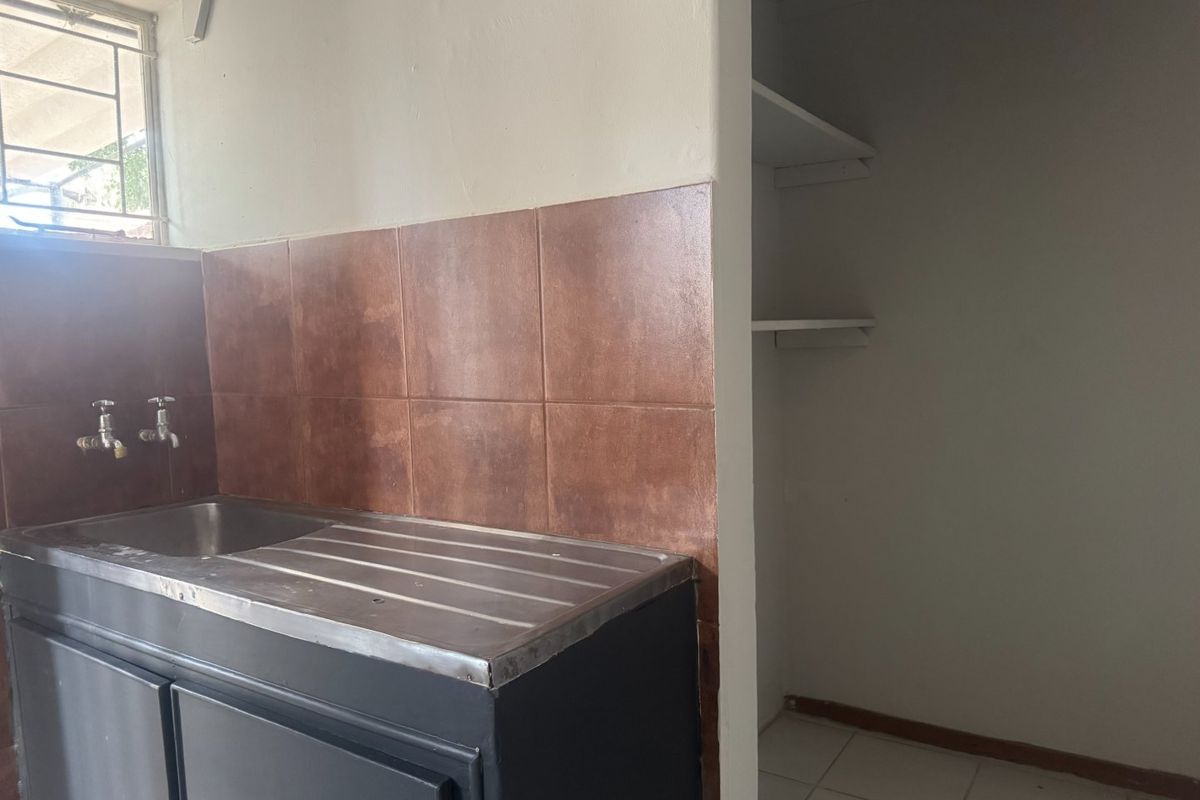 Three bedroom home with flatlet - Photo 4