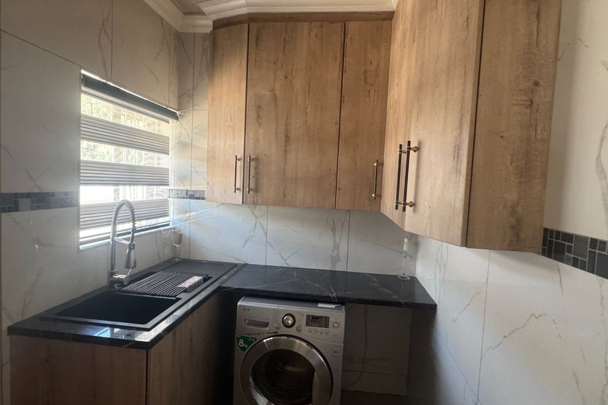 Situated in popular area - Photo 5