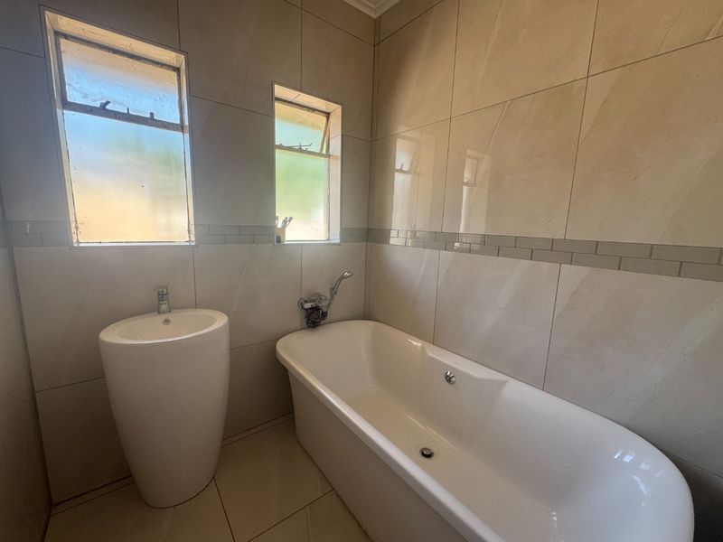 Situated in popular area - Photo 8