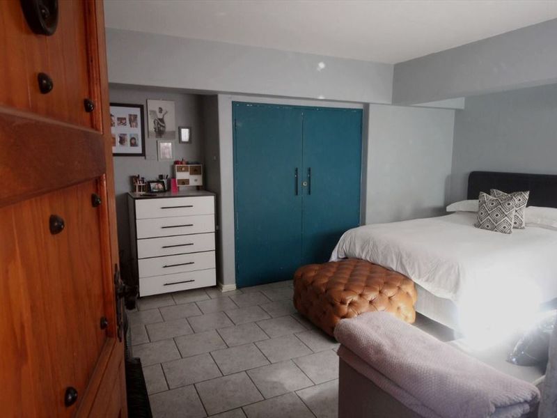 Cozy 1-Bedroom Flat with Kitchenette and Bathroom - Photo 3