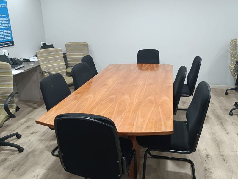 Huge property with a lot of shelf space and offices.  - Photo 10