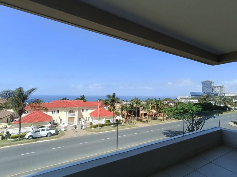 For sale in Umhlanga, 2 bedroom apartment with 180° sea views. - Photo 5