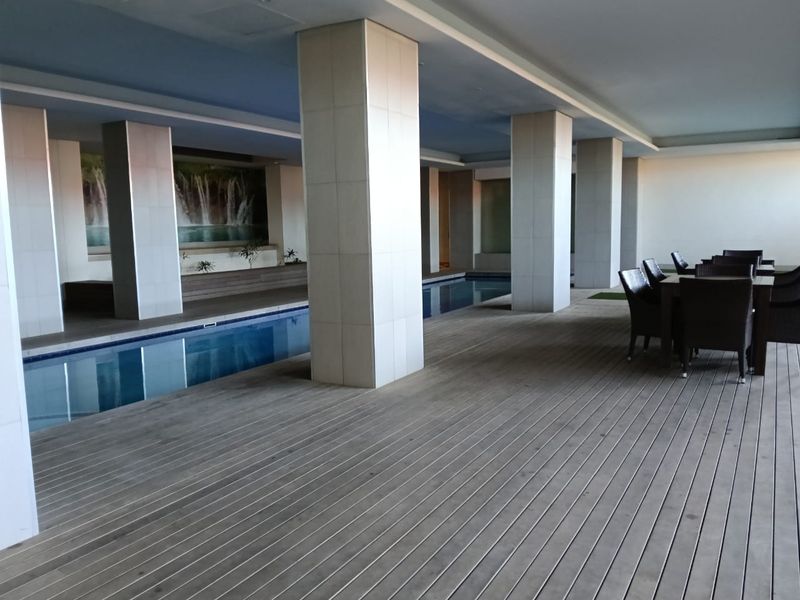 For sale in Umhlanga, 2 bedroom apartment with 180° sea views. - Photo 3