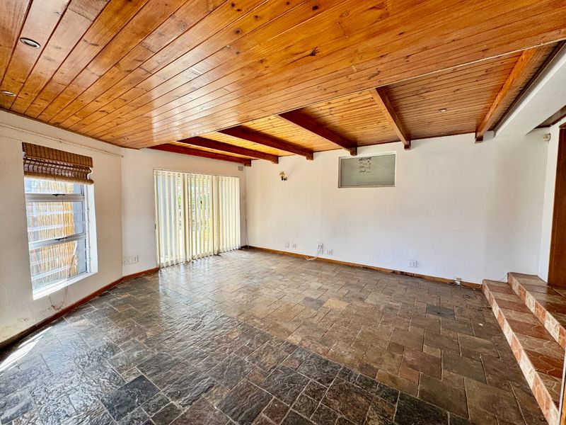 Welcoming All Offers - Renovators Dream - Photo 4