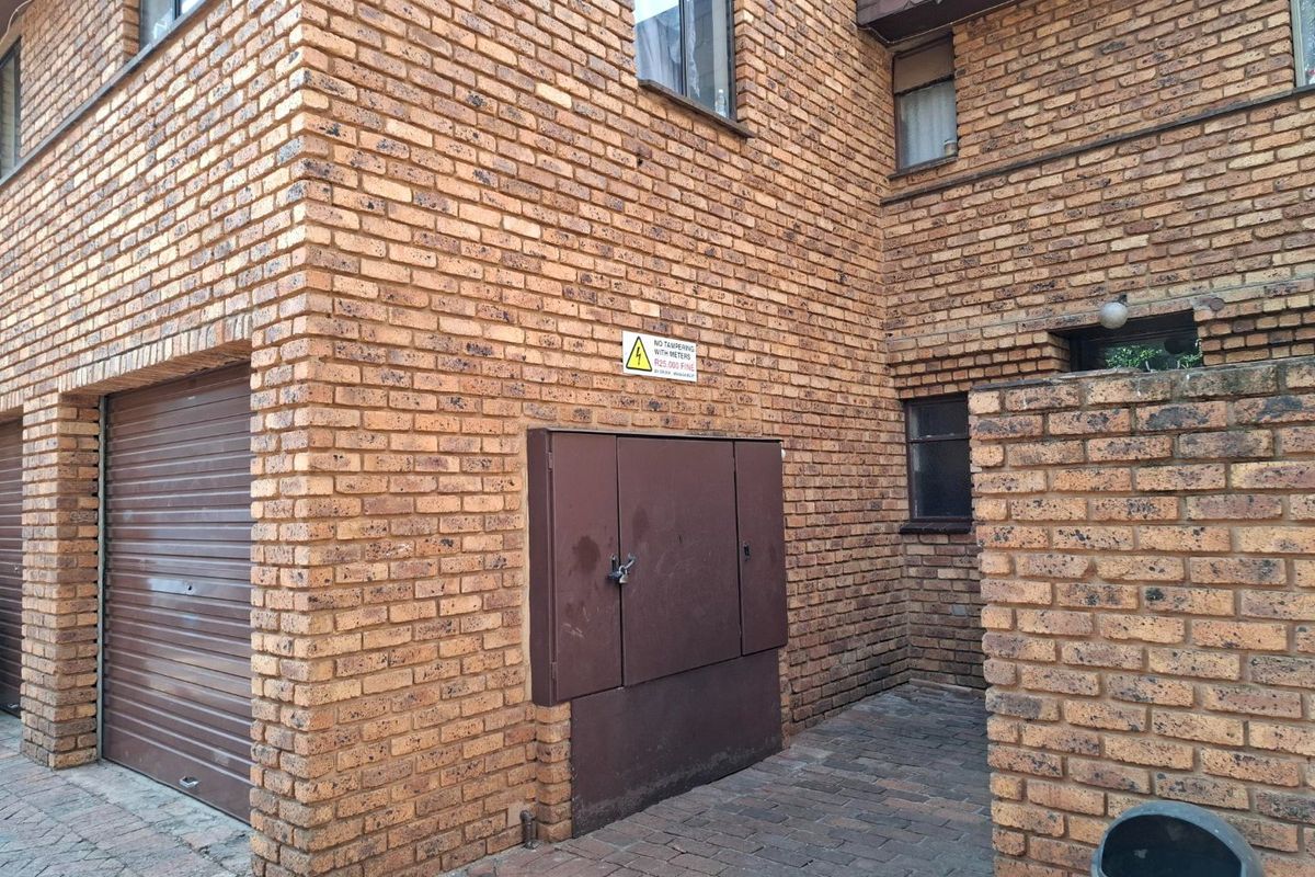 Facebrick Splendour in this extremely private Complex - Photo 5