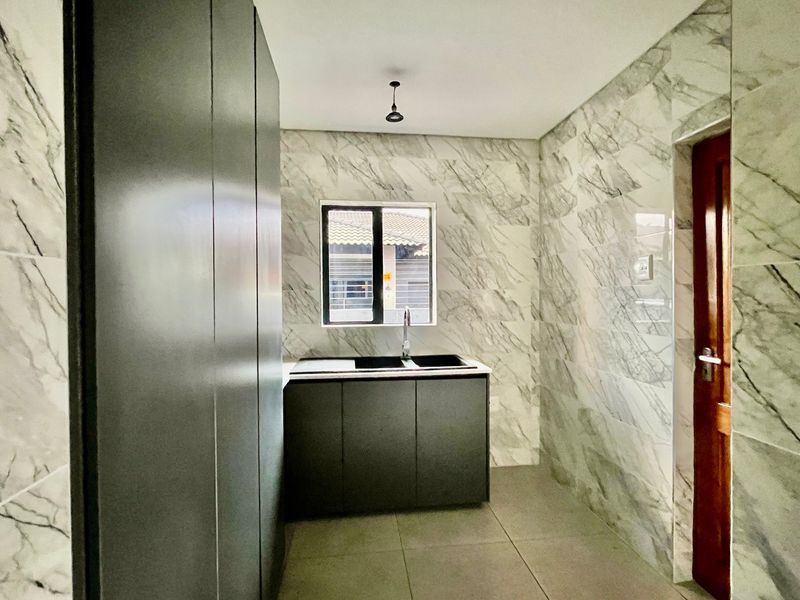 It's a Timeless Beauty - Photo 6