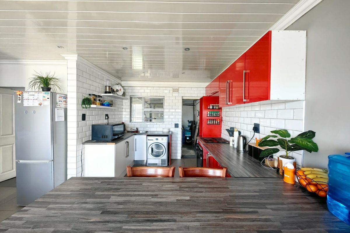 Investors Dream! Perfect Location! - Photo 3