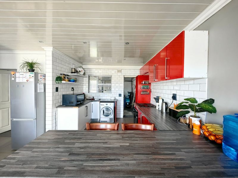 Investors Dream! Perfect Location! - Photo 3