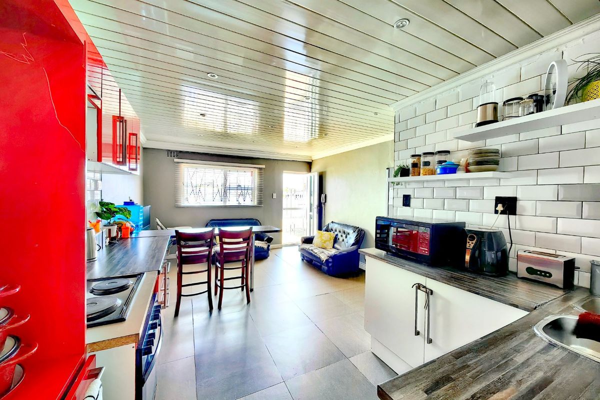 Investors Dream! Perfect Location! - Photo 4