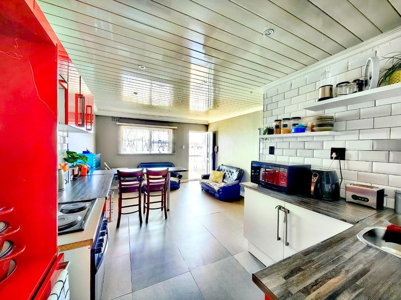 Investors Dream! Perfect Location! - Photo 4