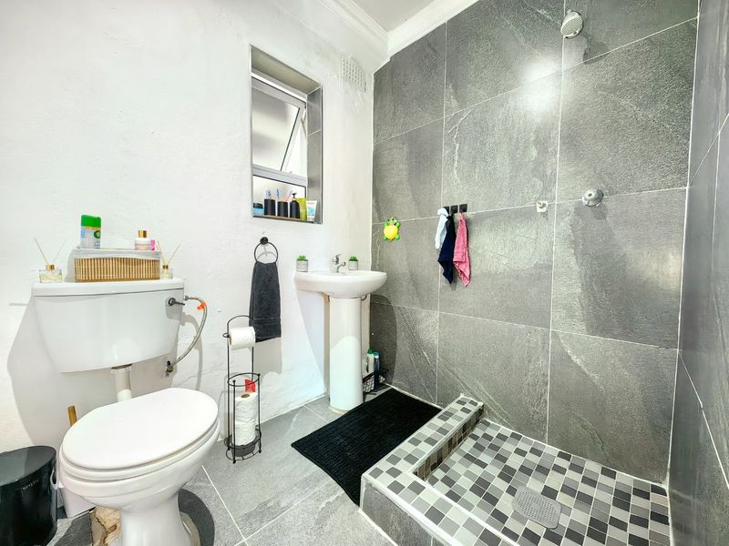 Investors Dream! Perfect Location! - Photo 10