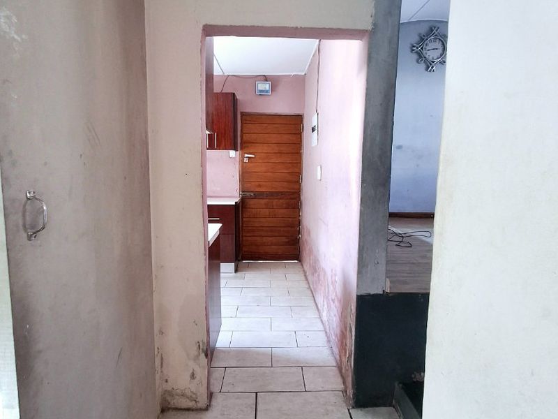 3 Bedroom House For Sale in Nu 8 - Photo 7