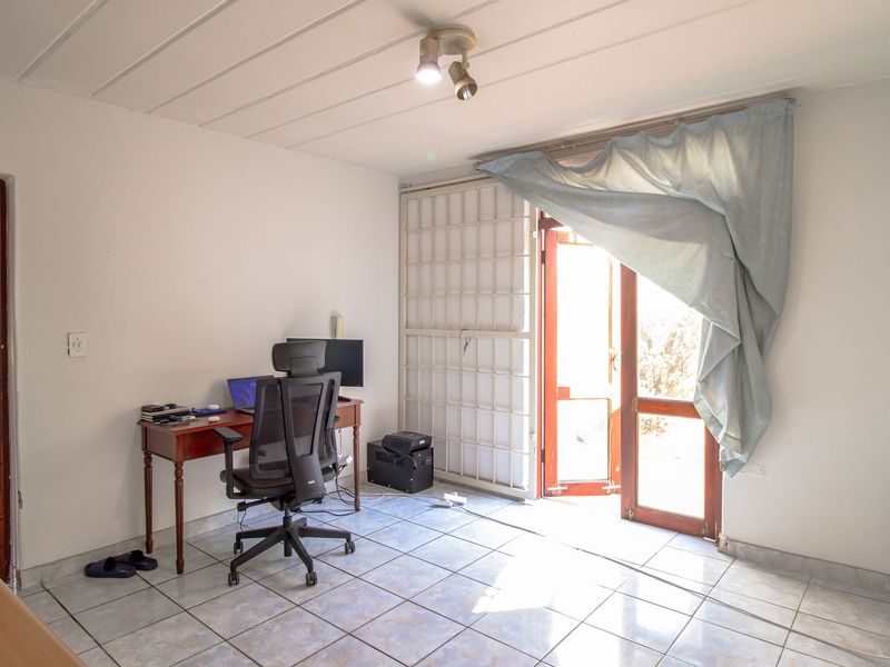 1 Bed, 1 Bath Garden Unit – Priced to Go! - Photo 5