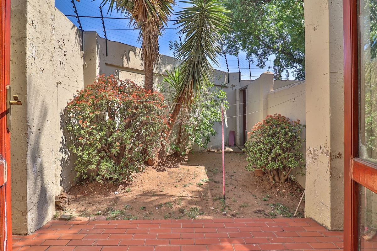 1 Bed, 1 Bath Garden Unit – Priced to Go! - Photo 4