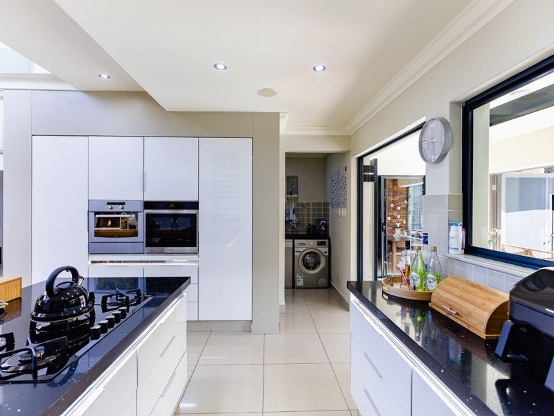 Lovely Modern Family House at the Farm Estate, Shelly Beach with Sea Views - Selling Fully Furnished !! - Photo 7