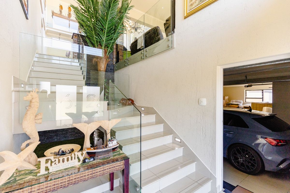 Lovely Modern Family House at the Farm Estate, Shelly Beach with Sea Views - Selling Fully Furnished !! - Photo 4